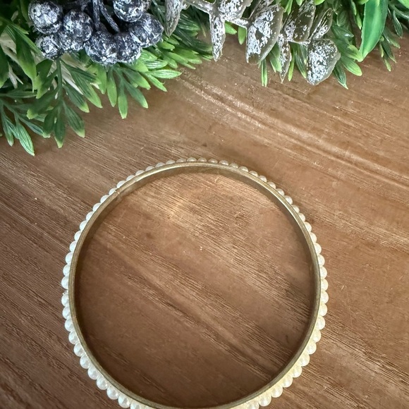 Vintage 1984 Elegant Pearl Bangle Bracelet - Picture 8 of 9